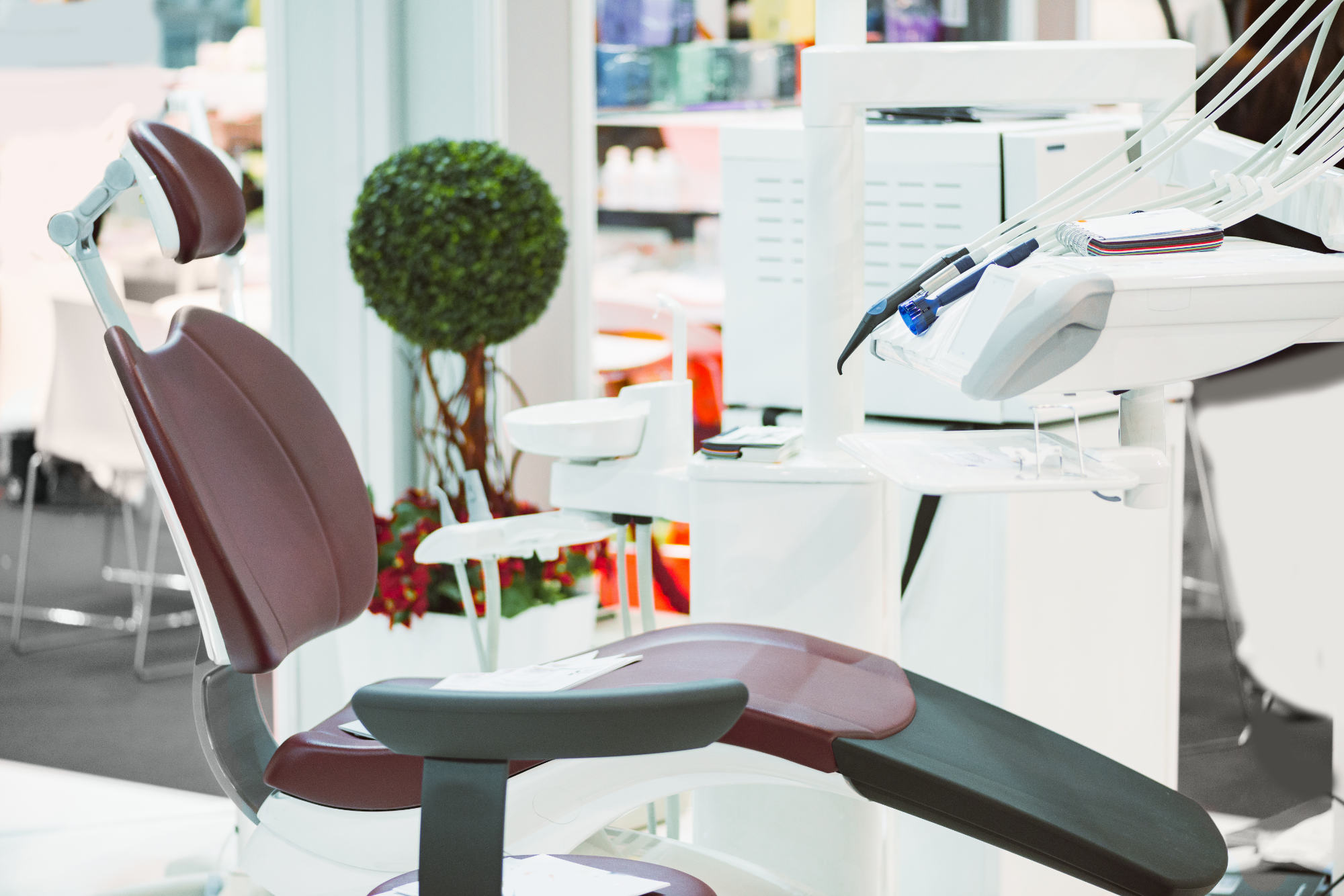 Dental chair and treatment lamp in the surgery